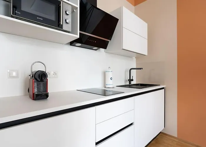 Artful 1br Suite, Nearby By Hm