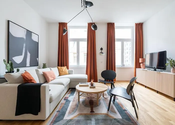 Апартаменти Artful 1br Suite, Nearby By Hm