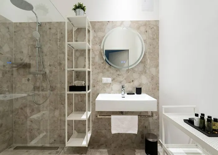 Artful 1br Suite, Nearby By Hm Апартаменти