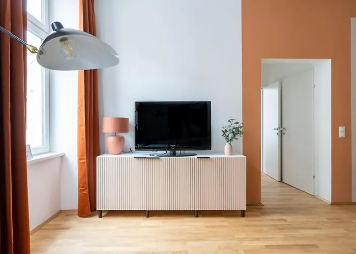 Апартаменти Artful 1br Suite, Nearby By Hm